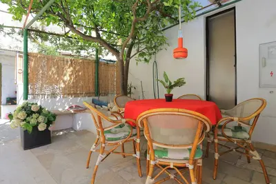 Image de Appartement d'une chambre avec la terrasse Makarska (A-19038-a)