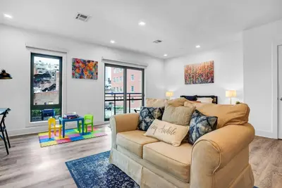 309 · New ⭐️ Vibrant Large Studio Dwntwn 18 Mins to Nyc
