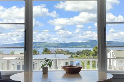 Image de Lake, mountain view cottage - Entire house