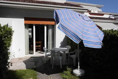 Image de Villa confortable avec jardin privé - Beahost
