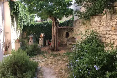 Image de Agréable maison dans village médiéval typique de Provence