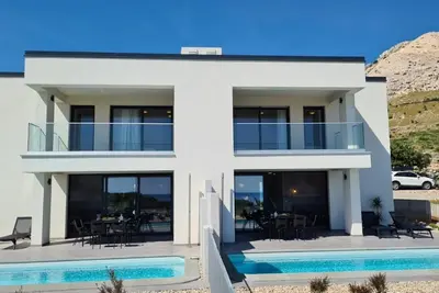 Image de Villa mit Herrlichem Panoramablick, Ruhige Lage, Familienfreundlich, Pool