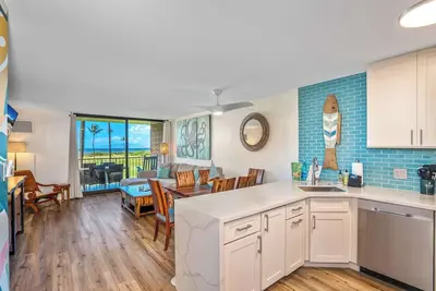 Image de 2 Bed/2 Bath Modern & Elegant Oceanfront Vistas