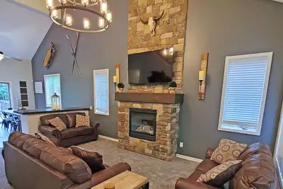 Image de Coyote Cliff Corner Luxury 5br Home Sleeps 14 w/Hot Tub & Linens