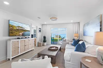 Image de Sunseekers 1 - Beachfront, 30a, Ground-Floor Condo, Walk to Shops and Dining!