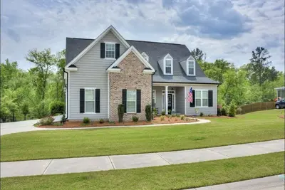 Image de Master’s Rental. Beautiful 5 bedroom home in golf course community.