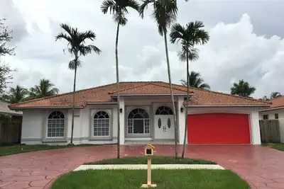 This is a private Home, 4 Bedrooms, 3 Bathrooms Sleeps 8