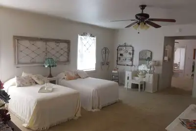 Image de Home Away From Home