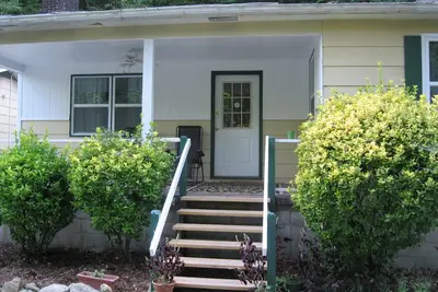 Image de 2 Bedroom See and hear the Tellico River from your porch