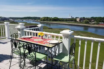 Image de Waterfront- River & Harbors views, Walking Distance to Downtown, Beaches & Park