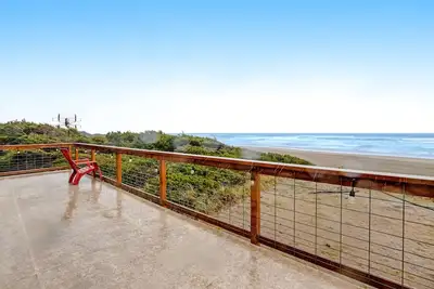 Image de Oceanfront home with great views, high-speed WiFi & direct beach access