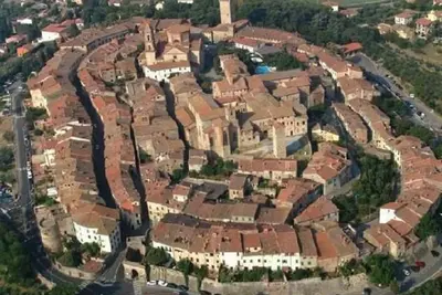 Bel appartement avec climatisation, piscine, Wifi et parking, près de Montepulciano