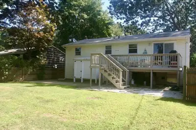 Image de Five bedroom, Pet Friendly, Fenced Yard