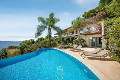 Image de Prestigieuse Villa Piscine/vue mer-WiFi/CLiM ByHC