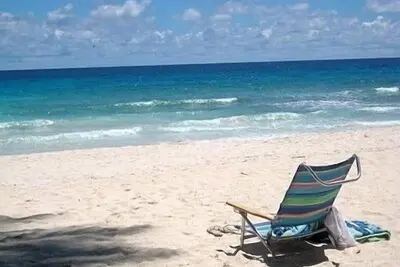 Image de Cozy Private Cottage in Fabulous Accra \/ Rockley Beach Location!
