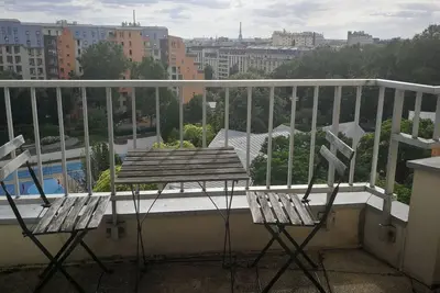 Image de Apparement avec grand salon à côté du canal saint Martin. vue sur la Tour Eiffel