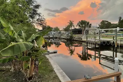 Image de Waterfront Cottage! Kayaking, birdwatching, fishing in quiet bay access setting
