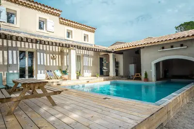 Image de Villa tout confort avec piscine privée