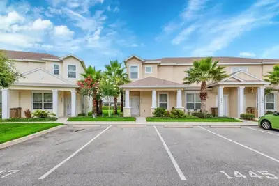 Image de 3 bed Modern Town Home On a Luxury Development Close to Disney