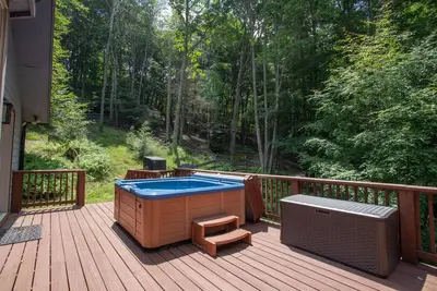 Image de Upscale Lodge Near Skiing w\/ Hot Tub & Game Tables