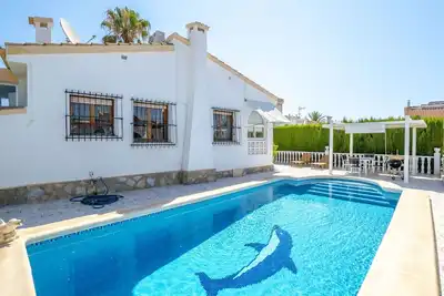 Image de Belle maison de vacances privée avec climatisation, piscine privée, Wifi, terrasse, parking