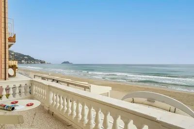Confortable appartement pour 6 personnes avec Wifi, Tv, balcon et parking