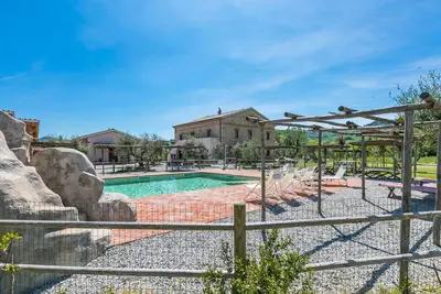Image de Bel appartement avec piscine, Wifi, climatisation, patio, animaux admis, vue panoramique et parking