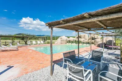 Image de Joli appartement avec climatisation, Wifi, piscine, patio, animaux admis, vue panoramique et parking