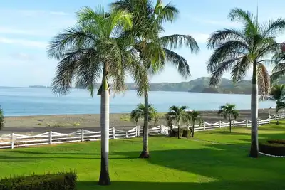 Image de Bask in beachfront bliss with amazing views at House of Summer Sand