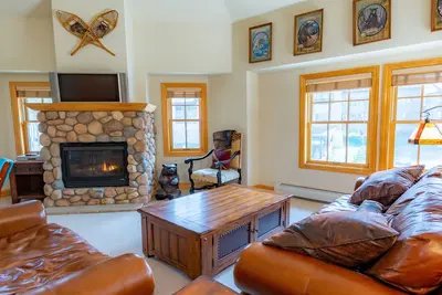 Image de Meadow Stone Mountain View