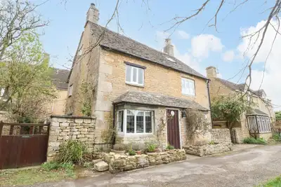 Image de Tuesday Cottage, pet friendly, with open fire in Bourton-On-The-Water