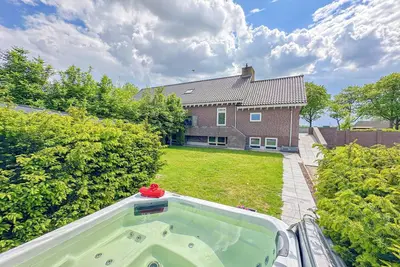 Image de Luxe Maison avec installations de bien-être
