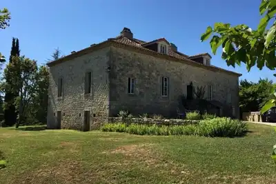 Image de Sirepeche, grande maison de vacances avec piscine privée