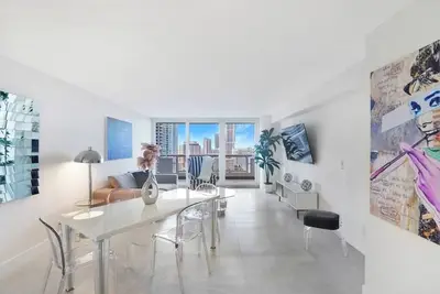 Image de Sweet Dreams! Renovated 3 Bedroom with Water and Park Views!