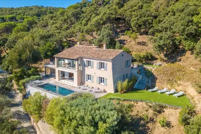 Image de Villa vue mer exceptionnelle surplombant Ramatuelle