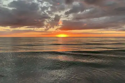 Image de New to Rental market Luxury remodeled condo located directly on Siesta Key Beach