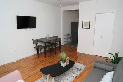 Image de Spacious 2/1 Coral Gables apt w/parking