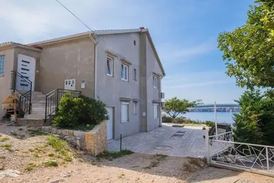 Image de Appartement de vacances Jadranovo pour 1 - 5 personnes avec 2 chambres à coucher - Appartement de va