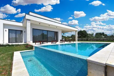 Image de Maison de vacances Svetvinčenat pour 1 - 7 personnes avec 3 chambres à coucher - Maison de vacances
