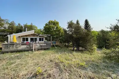Image de Location, Location, Vacation. SheriDune, a Lake Michigan Beach House.