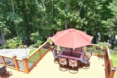 Image de Lakefront Home with a Single Slip Party Deck