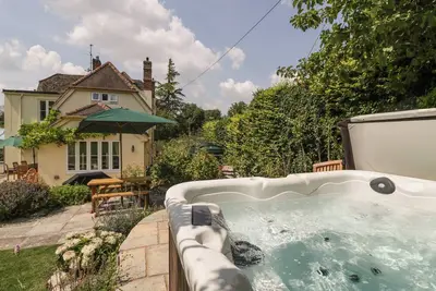 Image de Valley House, pet friendly, luxury holiday cottage in Devizes