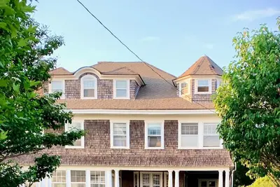 Image de Altomare - Watch Hill village 8br house caddy-corner to Ocean House