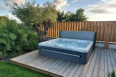 Image de Maison familiale avec jacuzzi à côté du golfe du Morbihan