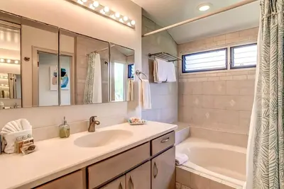 Image de Kbm Resorts | Free Car | Kapalua Ridge Villas | Ocean view | Large 2-Story Villa with 3-Bedrooms! Krv-722