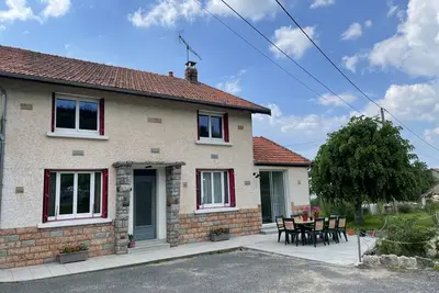 Gîte familial à la montagne avec jardin, terrasse et Wi-Fi
