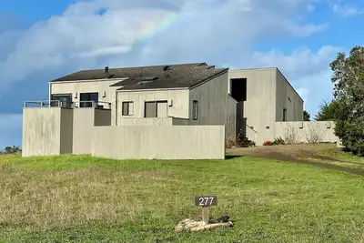 Image de Ocean meadow home, great views, hot tub, Ev charger, shared pools
