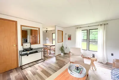 Image de Cozy Catskill Mountain Getaway: The Trillium Cabin