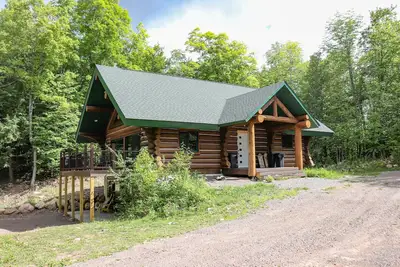 Image de Full Log House Near Golf Course & Utv/Snowmobile Trails