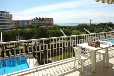 Image de Détendez-vous dans notre appartement avec vue sur la piscine - Beahost